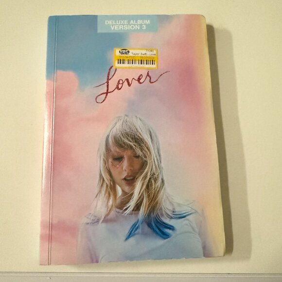 Taylor Swift - Lover (Target Exclusive Deluxe Version 3 CD) - Open - Picture 2 of 9